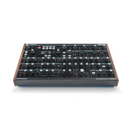 סינתיסייזר Novation Peak