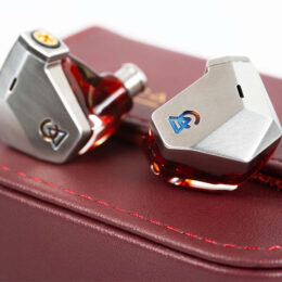 ⁦Campfire Grand Luna אוזניות פרימיום IEM היברידיות עם דרייבר פלאנר מגנטי⁩ – תמונה ⁦8⁩