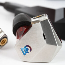 ⁦Campfire Grand Luna אוזניות פרימיום IEM היברידיות עם דרייבר פלאנר מגנטי⁩ – תמונה ⁦12⁩